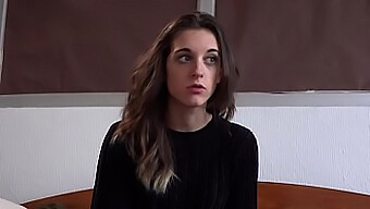 Die Spanische Teenagerin Anita Wird In Einem Amateur-Porno In Den Arsch Gefickt